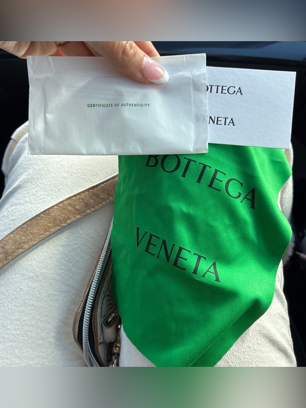 Bottega Veneta Emerald Green Oval Sunglasses with Gold Temples - Picture 3 of 9